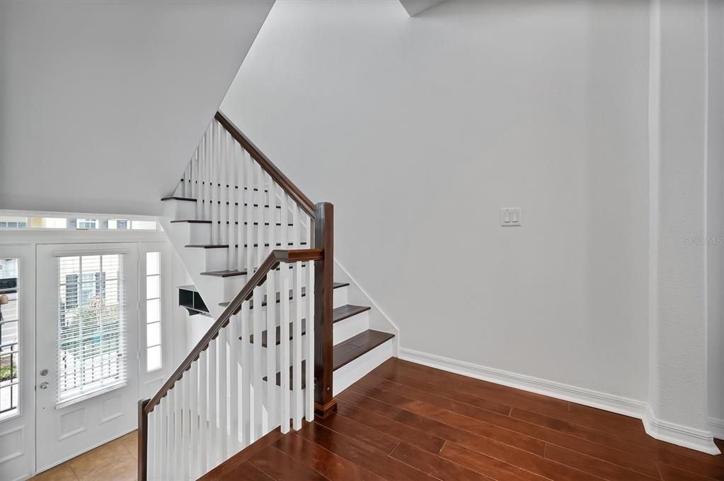 En Venta: $650,000 (3 camas, 3 baños, 2064 Pies cuadrados)