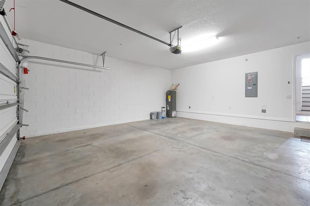 En Venta: $650,000 (3 camas, 3 baños, 2064 Pies cuadrados)