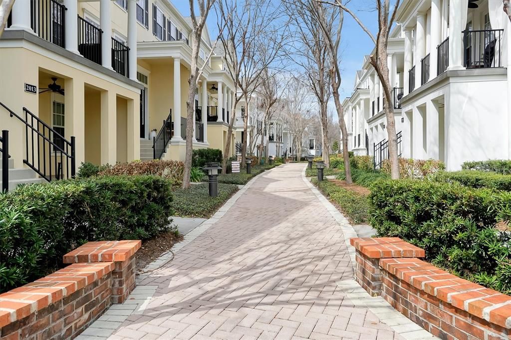 En Venta: $650,000 (3 camas, 3 baños, 2064 Pies cuadrados)