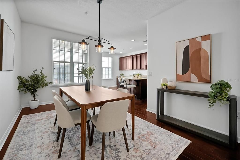 En Venta: $650,000 (3 camas, 3 baños, 2064 Pies cuadrados)