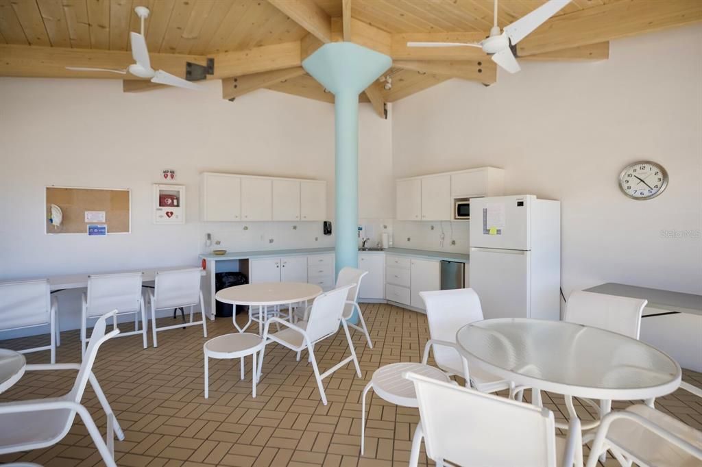 For Sale: $1,135,000 (3 beds, 2 baths, 2103 Square Feet)