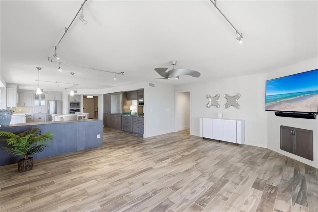 For Sale: $1,135,000 (3 beds, 2 baths, 2103 Square Feet)