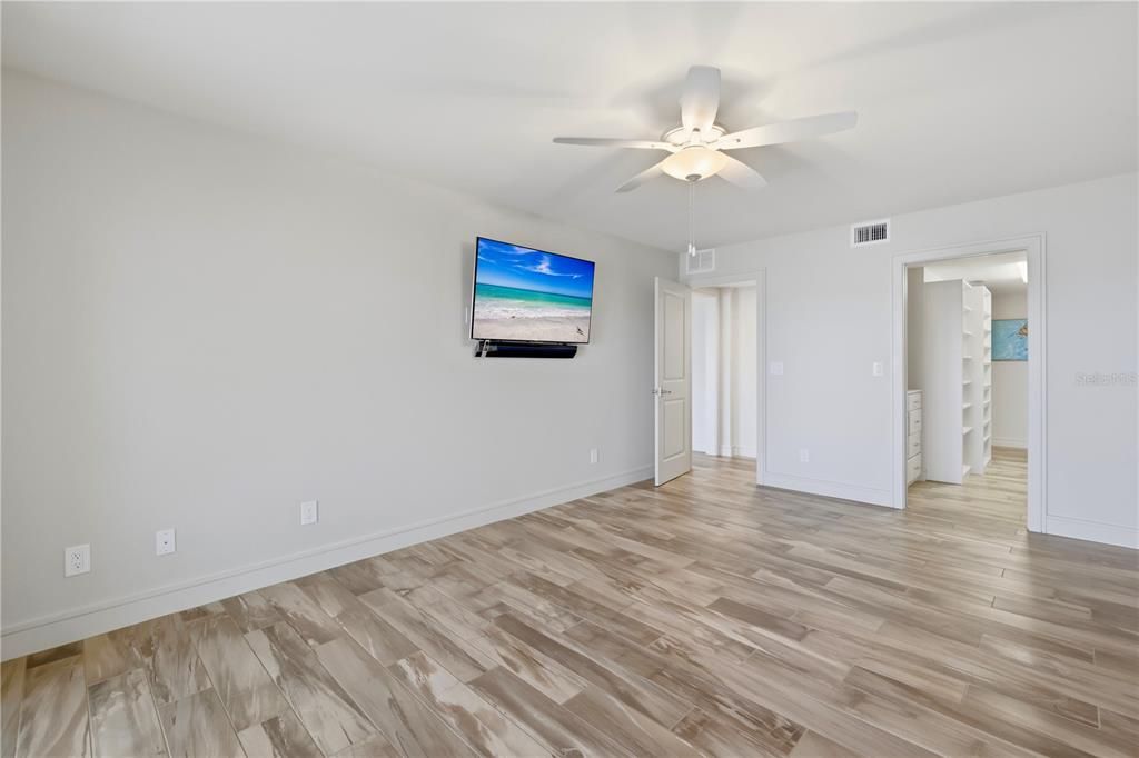 For Sale: $1,135,000 (3 beds, 2 baths, 2103 Square Feet)