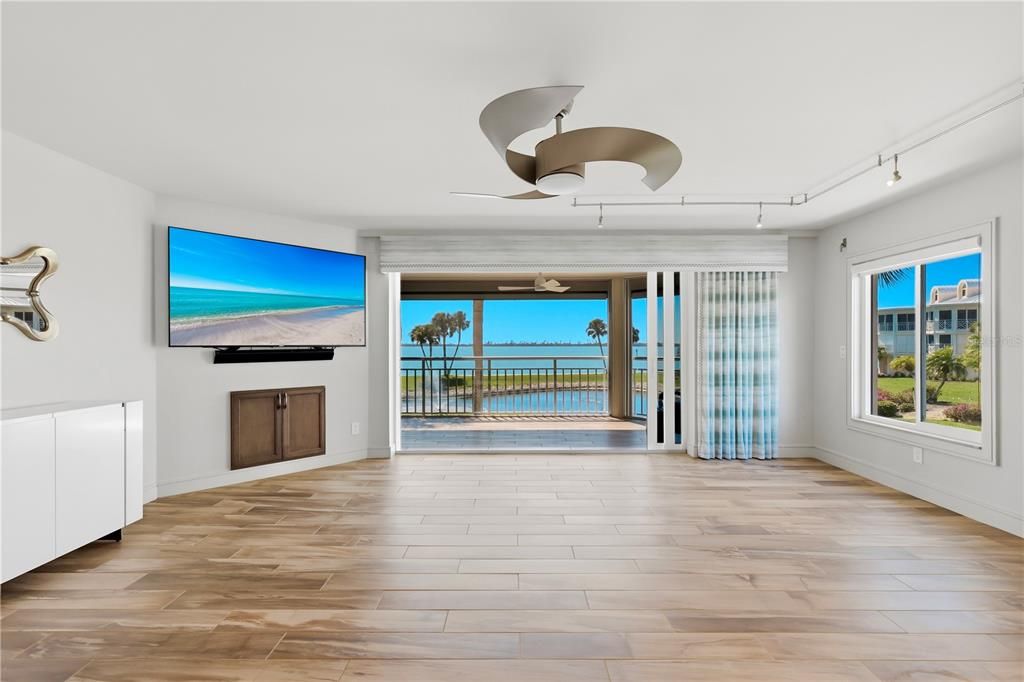 For Sale: $1,135,000 (3 beds, 2 baths, 2103 Square Feet)