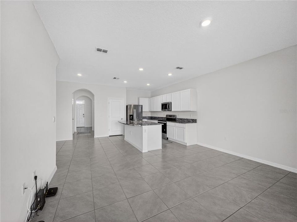 Active With Contract: $234,990 (3 beds, 2 baths, 1688 Square Feet)