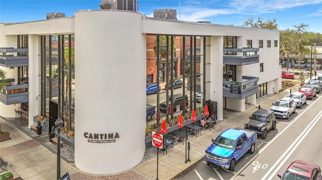 На продажу: $469,900 (2 спален, 1 ванн, 1077 Квадратных фут)