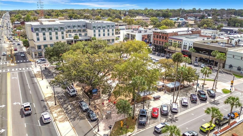 На продажу: $469,900 (2 спален, 1 ванн, 1077 Квадратных фут)