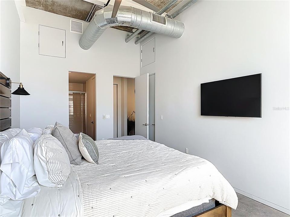 На продажу: $469,900 (2 спален, 1 ванн, 1077 Квадратных фут)