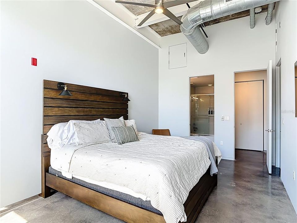 На продажу: $469,900 (2 спален, 1 ванн, 1077 Квадратных фут)