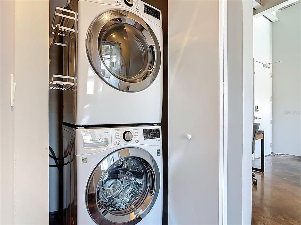 На продажу: $469,900 (2 спален, 1 ванн, 1077 Квадратных фут)