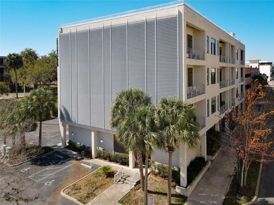 На продажу: $469,900 (2 спален, 1 ванн, 1077 Квадратных фут)