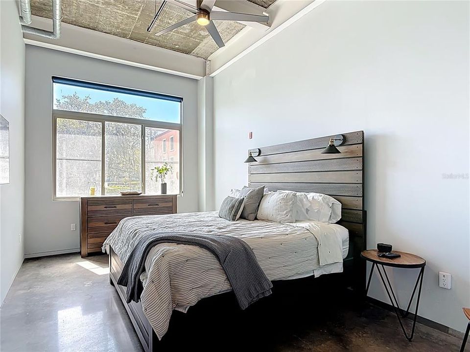 На продажу: $469,900 (2 спален, 1 ванн, 1077 Квадратных фут)