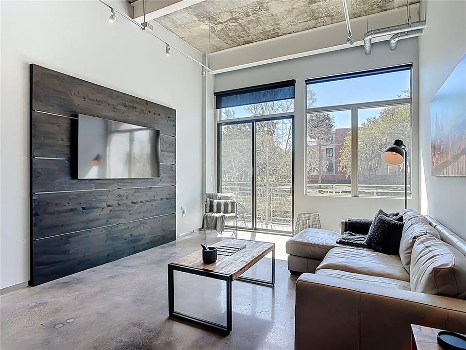 На продажу: $469,900 (2 спален, 1 ванн, 1077 Квадратных фут)