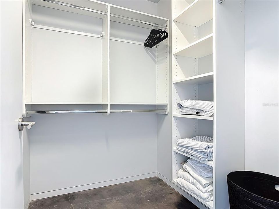 На продажу: $469,900 (2 спален, 1 ванн, 1077 Квадратных фут)