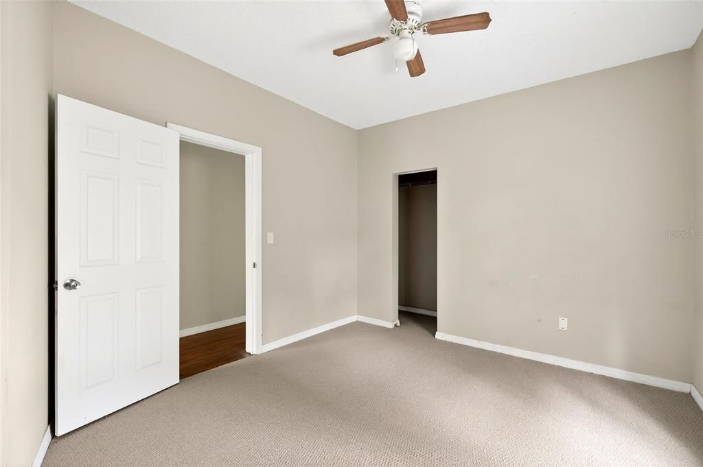 Activo con contrato: $210,000 (3 camas, 1 baños, 960 Pies cuadrados)