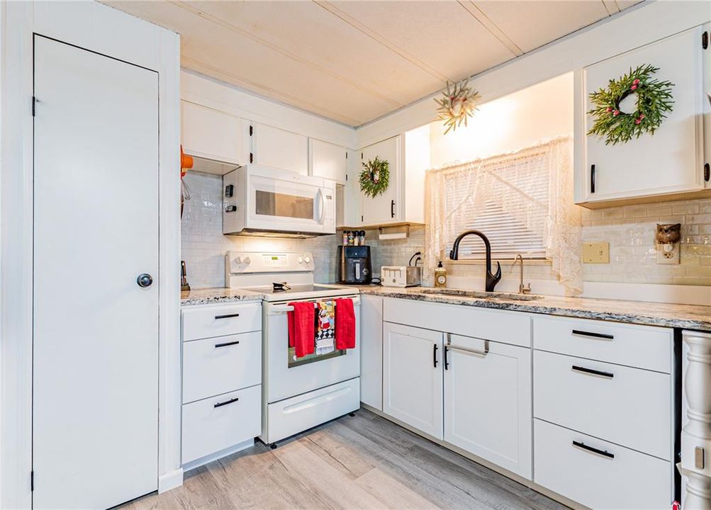 На продажу: $145,000 (2 спален, 2 ванн, 1008 Квадратных фут)