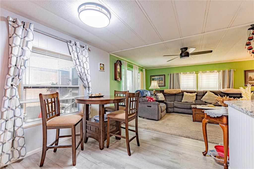 На продажу: $145,000 (2 спален, 2 ванн, 1008 Квадратных фут)