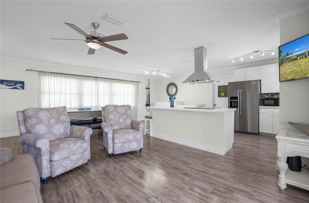 For Sale: $499,000 (3 beds, 2 baths, 1224 Square Feet)