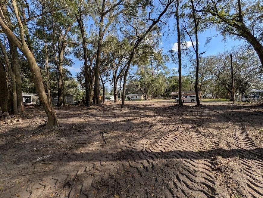 На продажу: $48,900 (0.55 acres)