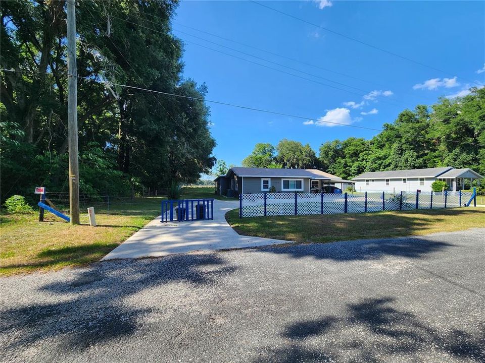 На продажу: $48,900 (0.55 acres)