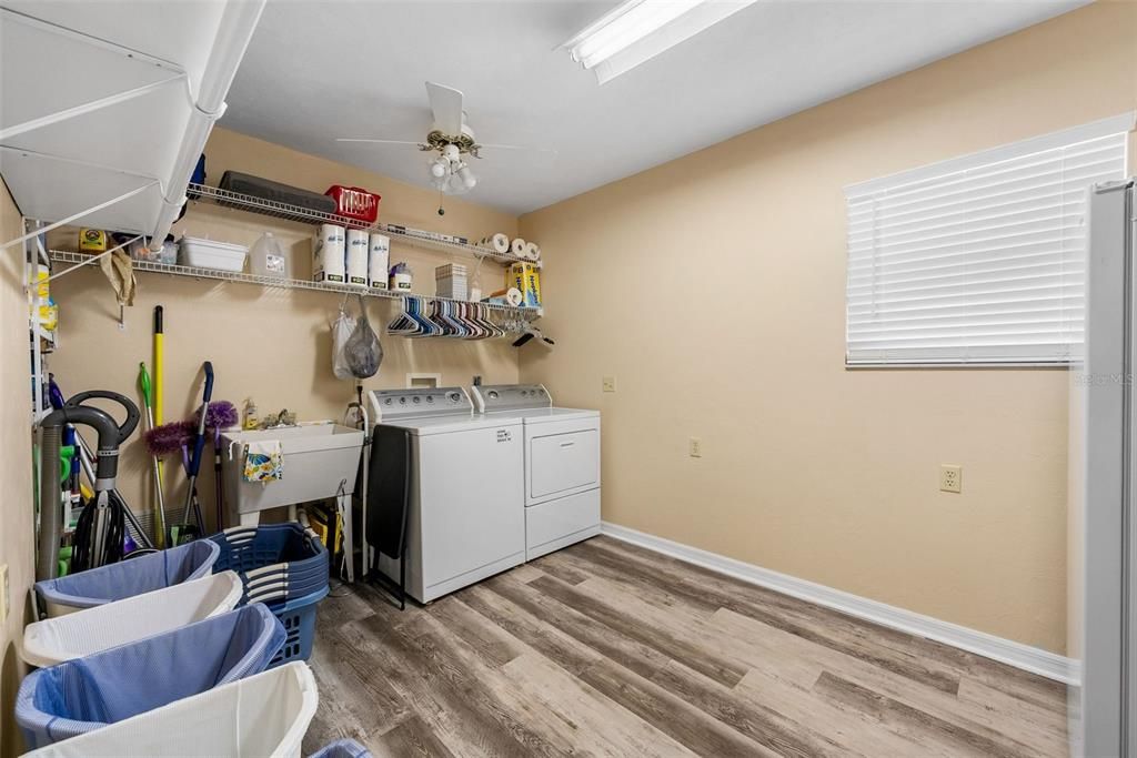 En Venta: $565,000 (4 camas, 3 baños, 3458 Pies cuadrados)