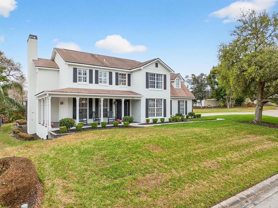Activo con contrato: $634,900 (4 camas, 2 baños, 2553 Pies cuadrados)