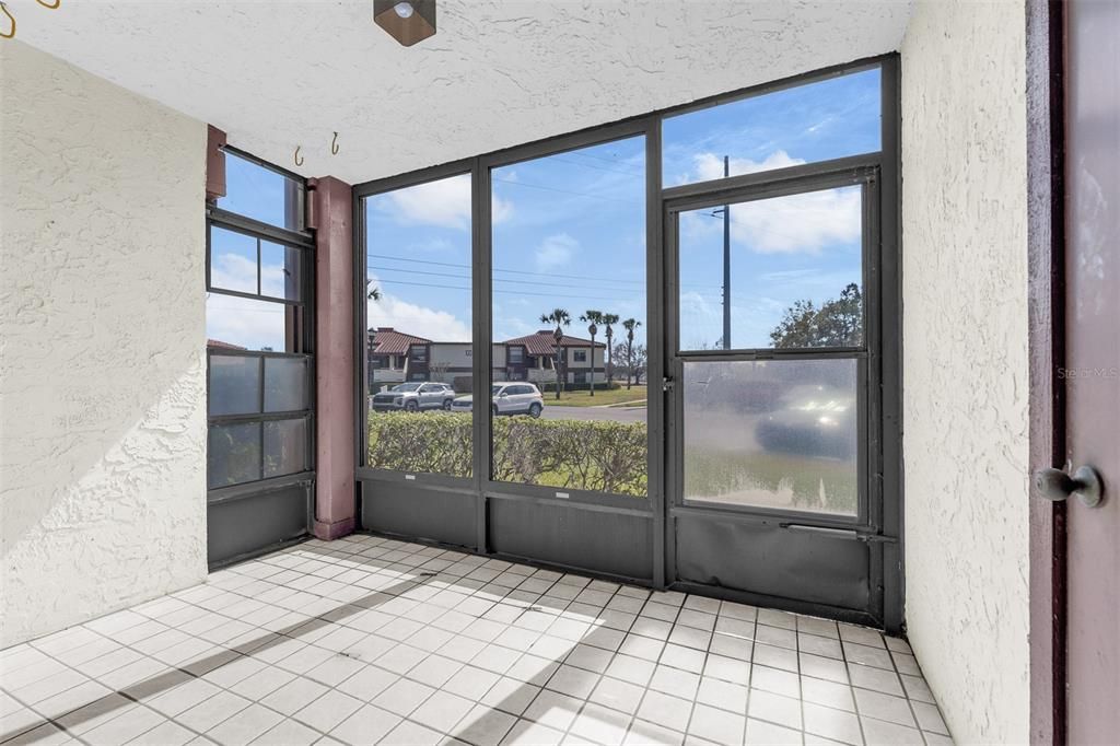 Activo con contrato: $160,000 (2 camas, 2 baños, 934 Pies cuadrados)