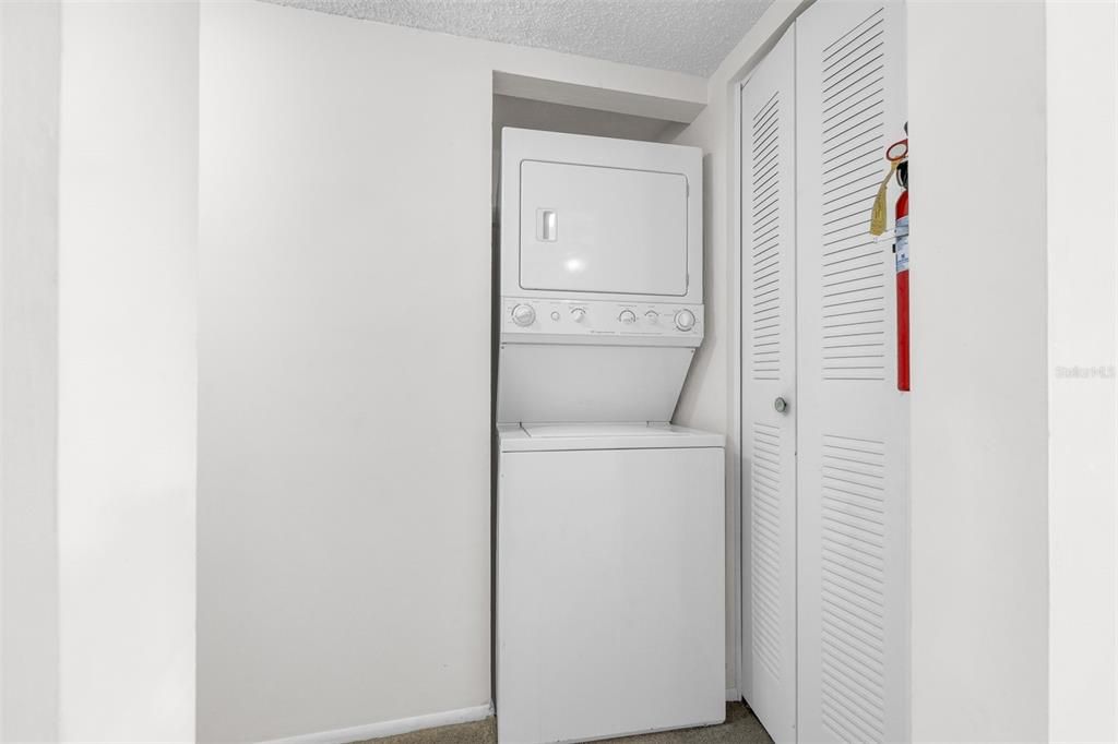 Activo con contrato: $160,000 (2 camas, 2 baños, 934 Pies cuadrados)