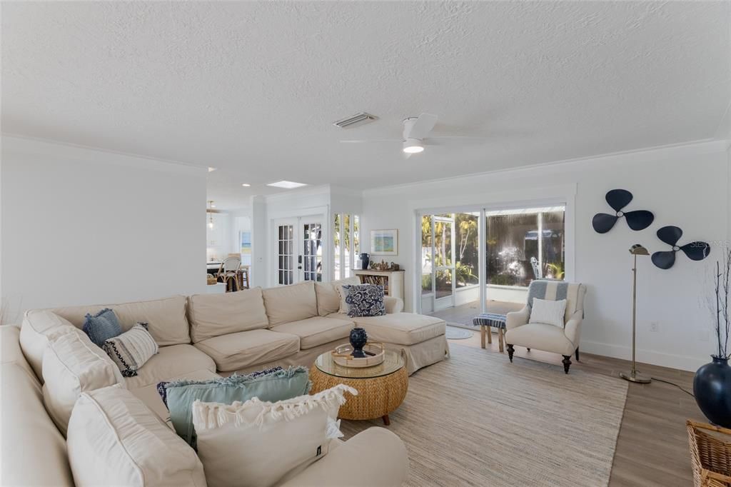 For Sale: $1,899,000 (3 beds, 2 baths, 2909 Square Feet)