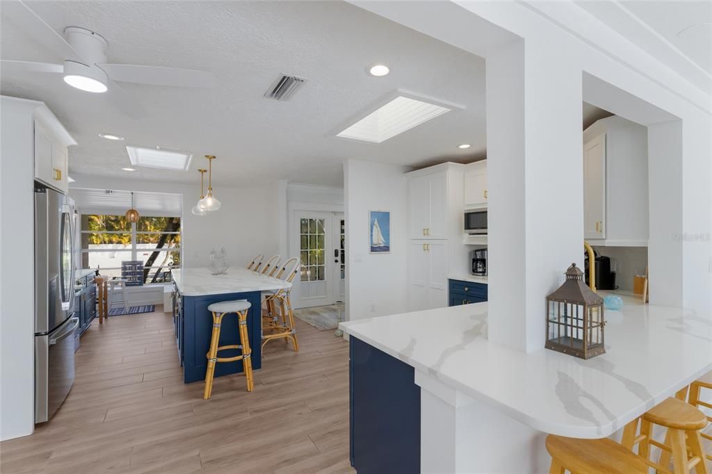 For Sale: $1,899,000 (3 beds, 2 baths, 2909 Square Feet)