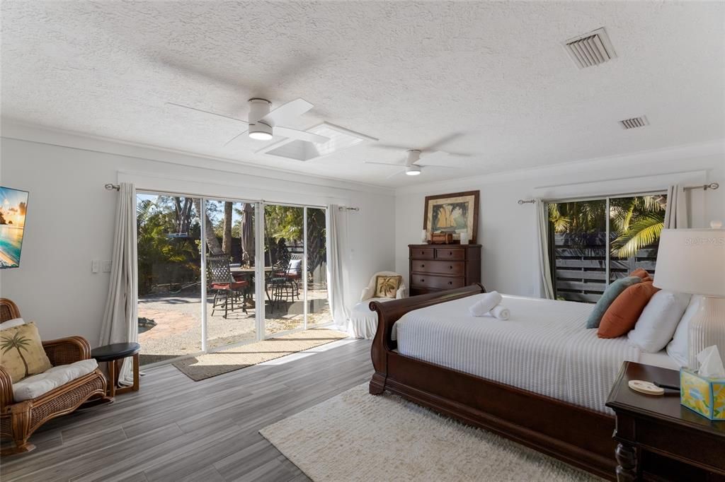 For Sale: $1,899,000 (3 beds, 2 baths, 2909 Square Feet)