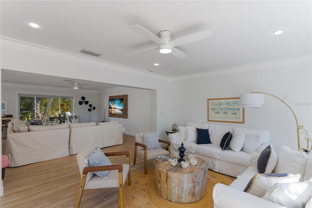 For Sale: $1,899,000 (3 beds, 2 baths, 2909 Square Feet)