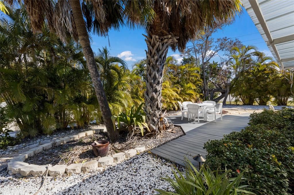 For Sale: $1,899,000 (3 beds, 2 baths, 2909 Square Feet)
