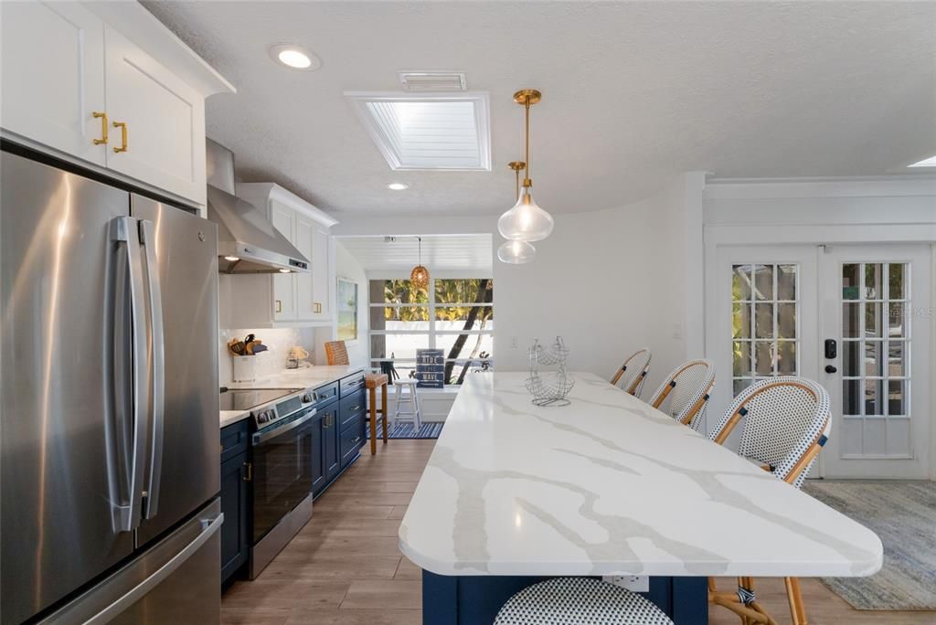 For Sale: $1,899,000 (3 beds, 2 baths, 2909 Square Feet)