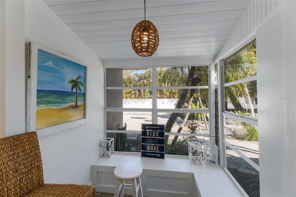 For Sale: $1,899,000 (3 beds, 2 baths, 2909 Square Feet)