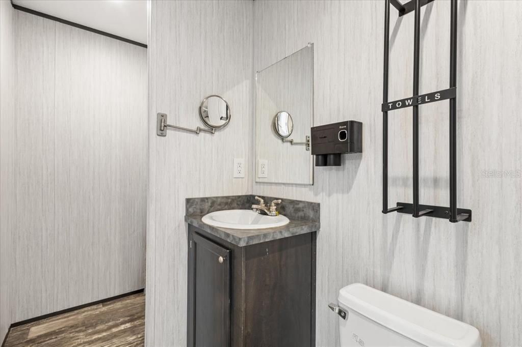 На продажу: $150,000 (2 спален, 2 ванн, 780 Квадратных фут)