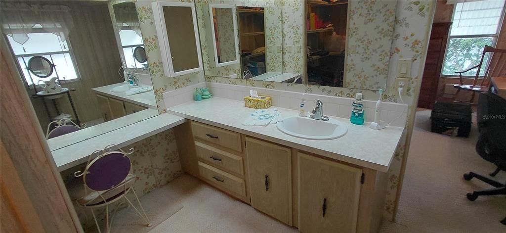 Activo con contrato: $77,400 (2 camas, 2 baños, 1152 Pies cuadrados)