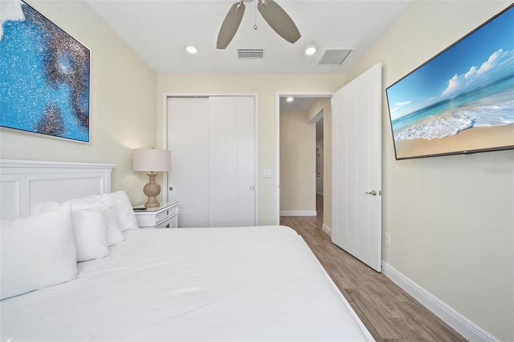 For Sale: $1,300,000 (7 beds, 8 baths, 4319 Square Feet)