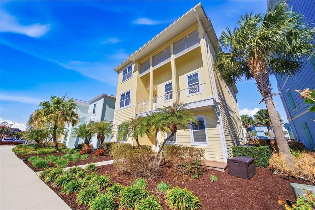 For Sale: $1,300,000 (7 beds, 8 baths, 4319 Square Feet)