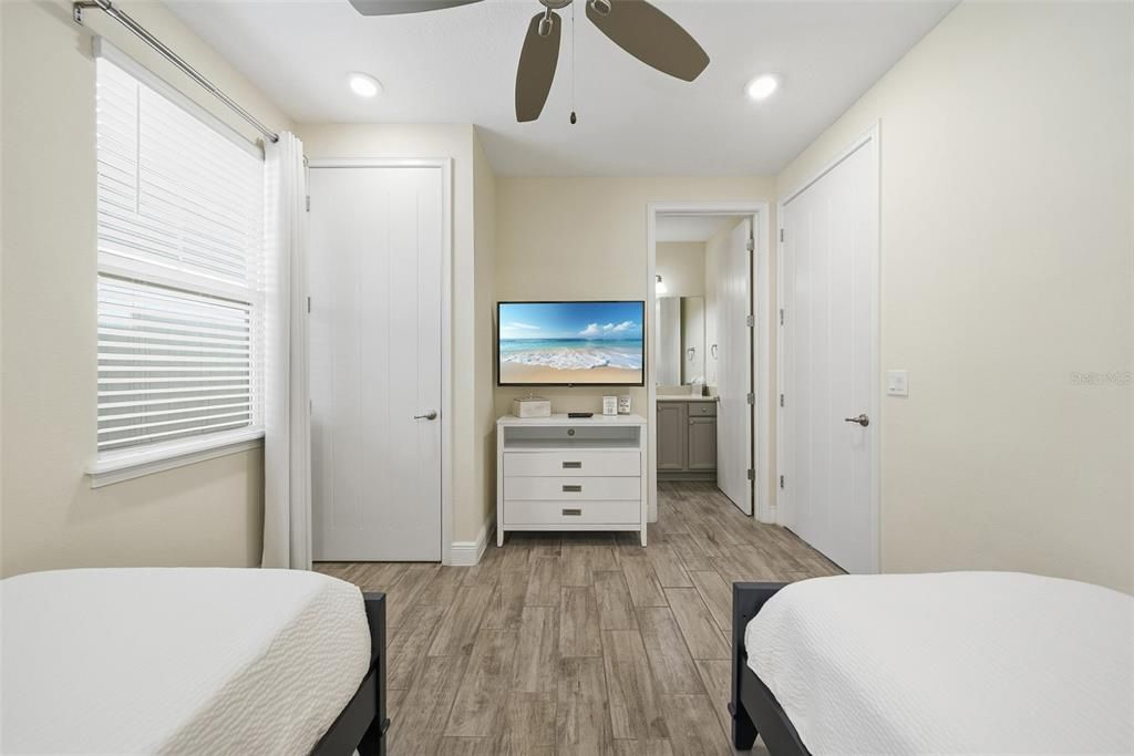 For Sale: $1,300,000 (7 beds, 8 baths, 4319 Square Feet)