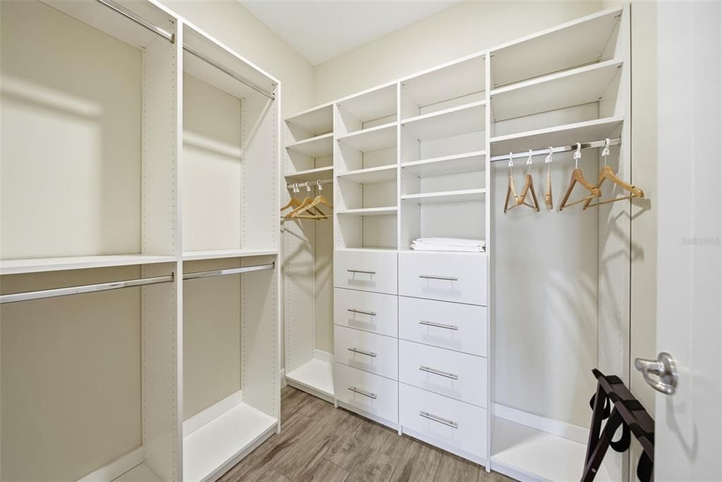 For Sale: $1,300,000 (7 beds, 8 baths, 4319 Square Feet)