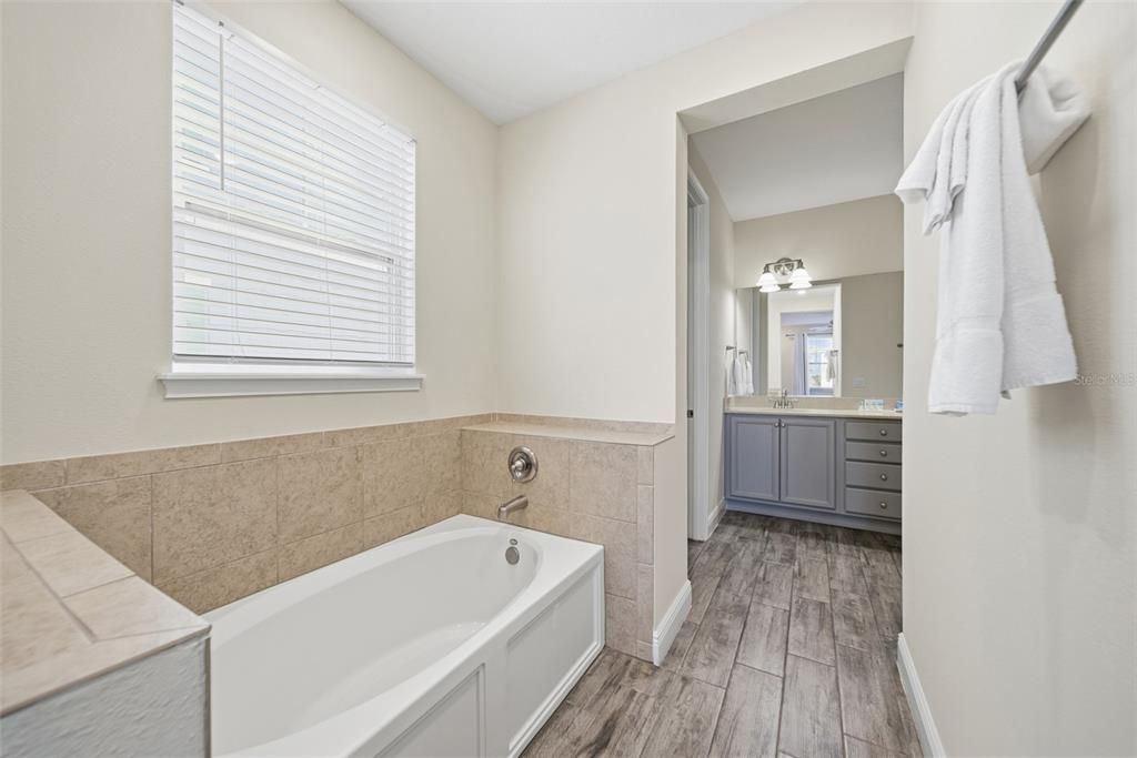 For Sale: $1,300,000 (7 beds, 8 baths, 4319 Square Feet)