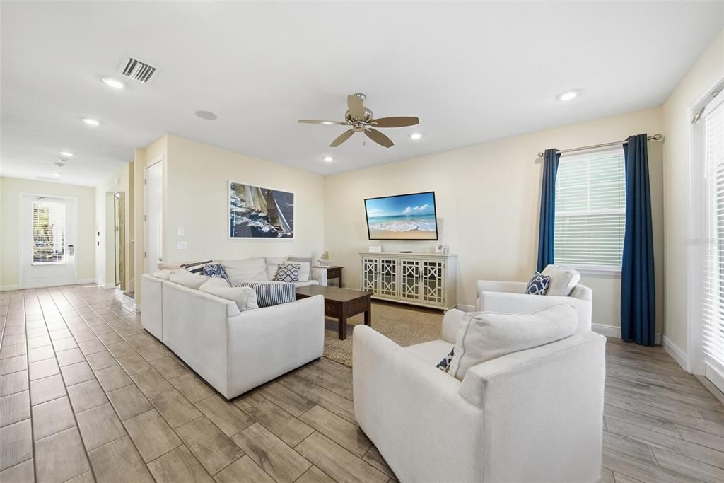 For Sale: $1,300,000 (7 beds, 8 baths, 4319 Square Feet)