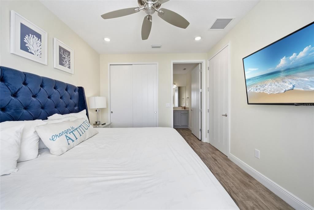 For Sale: $1,300,000 (7 beds, 8 baths, 4319 Square Feet)