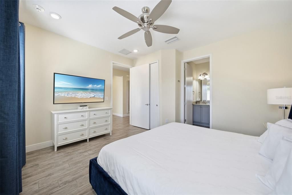 For Sale: $1,300,000 (7 beds, 8 baths, 4319 Square Feet)