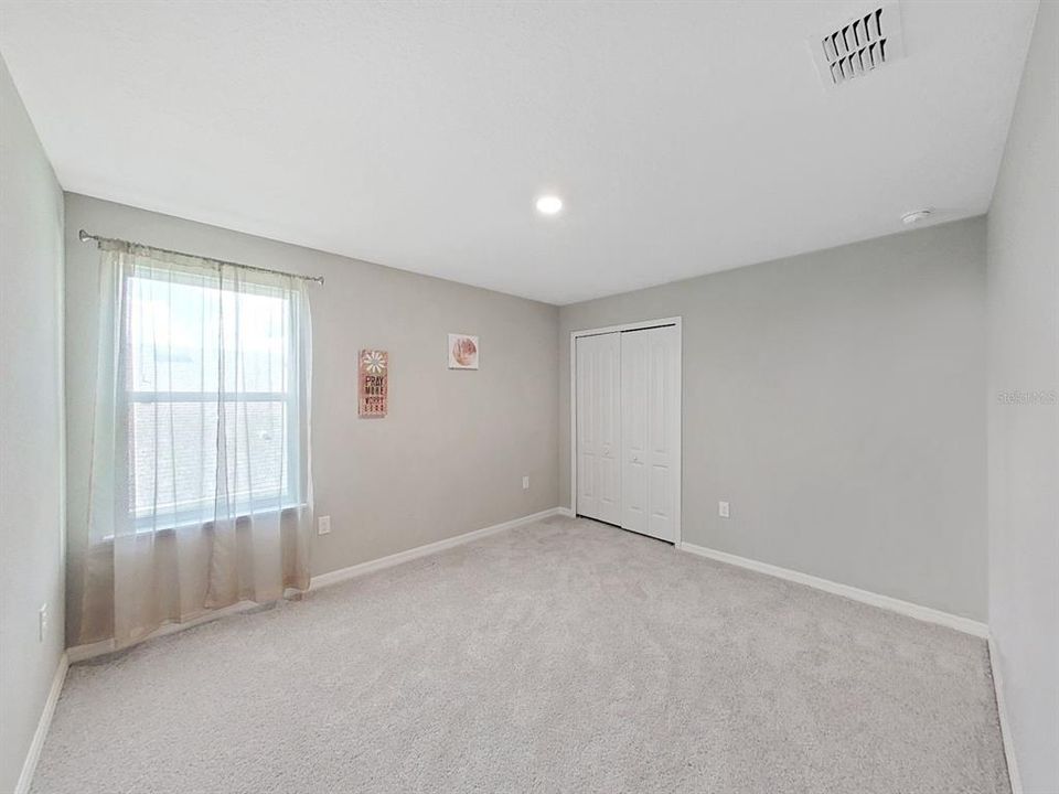 Activo con contrato: $3,800 (5 camas, 3 baños, 3059 Pies cuadrados)