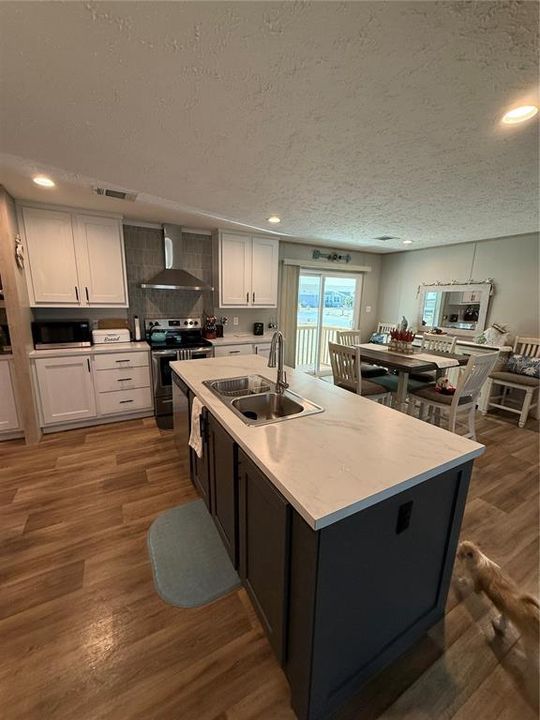 For Sale: $189,900 (2 beds, 2 baths, 1344 Square Feet)