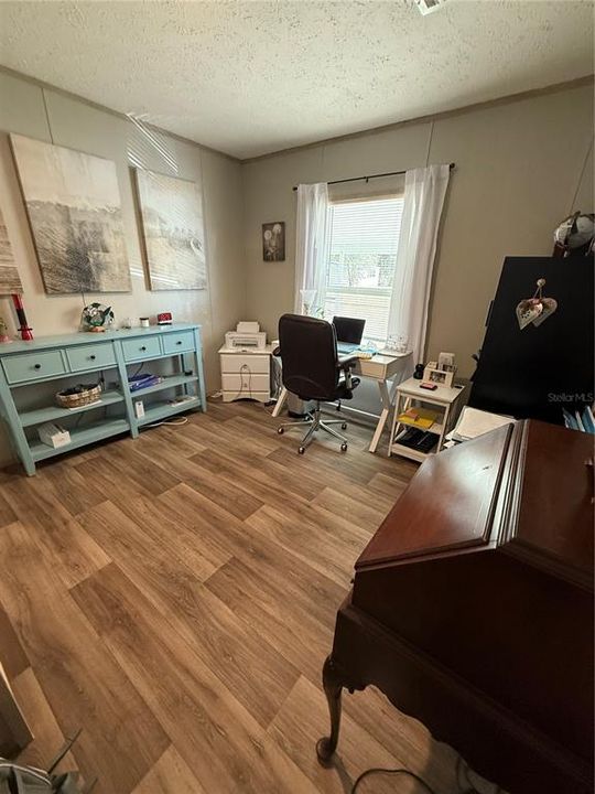 For Sale: $189,900 (2 beds, 2 baths, 1344 Square Feet)