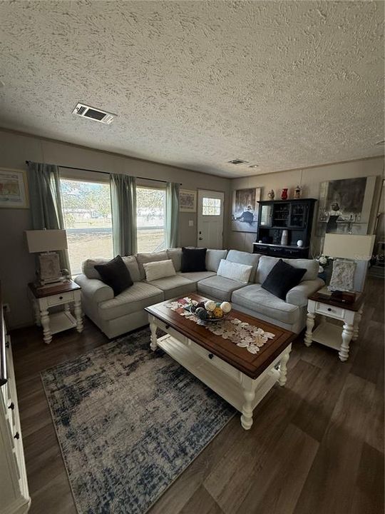 For Sale: $189,900 (2 beds, 2 baths, 1344 Square Feet)