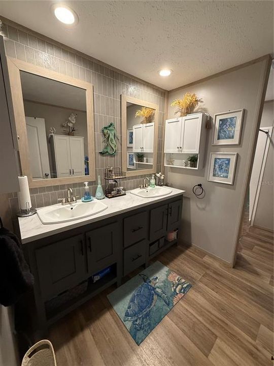 For Sale: $189,900 (2 beds, 2 baths, 1344 Square Feet)